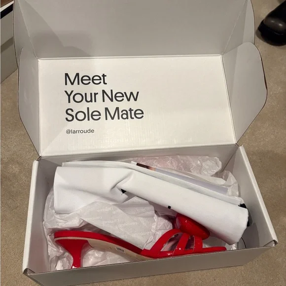 Larroude NIB Red Heart kitten heels - Picture 2 of 8